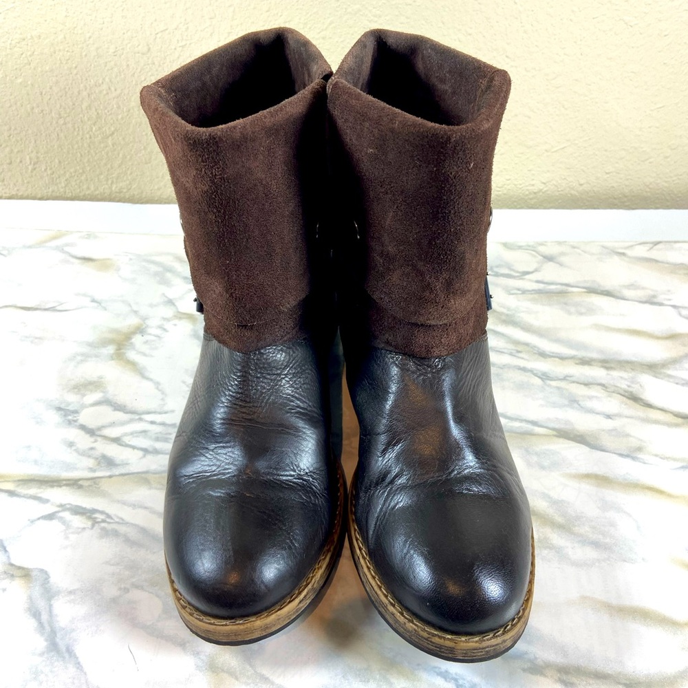 Clarks Ankle Leather booties size 9.5 suede snap ,cuff,round toe.Good Condition - Picture 1 of 5
